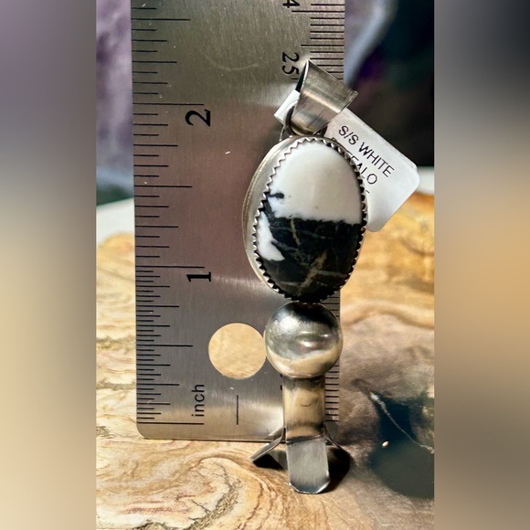 NWT Tia Long Navajo Handmade White Buffalo Squash Blossom Pendant - Picture 3 of 6